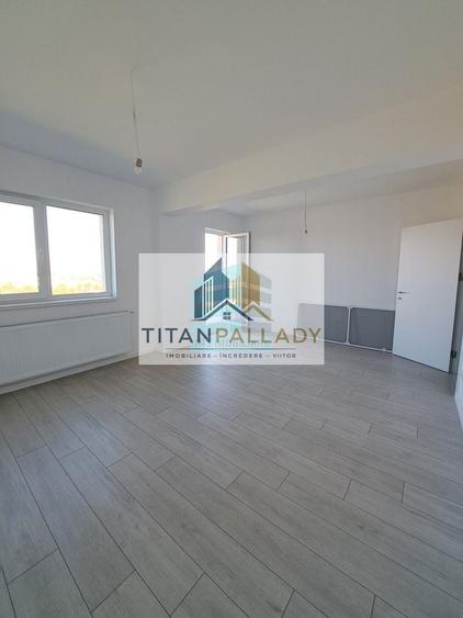 Apartament cu 4 camere decomandat în Titan
