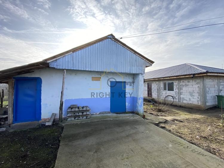 Casă individuală cu 4 camere cu Teren 1600 Mp în Petru Rareș