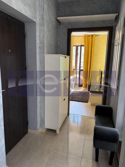 Apartament cu 2 camere semidecomandat, mobilat în Central