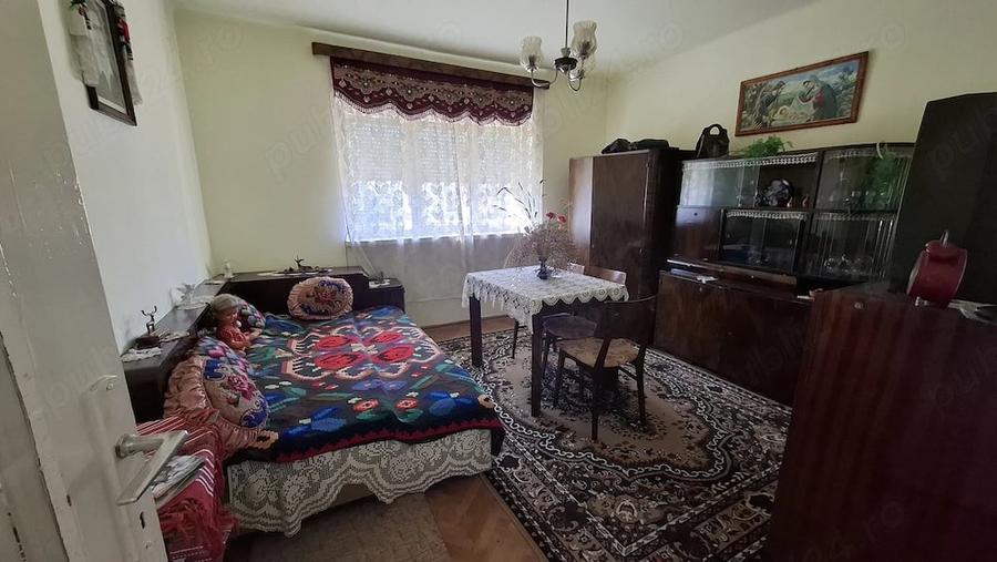 Casă cu 2 camere cu Teren 2236 Mp în Central