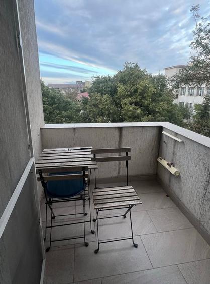 Apartament cu 2 camere, mobilat în Faleza Nord