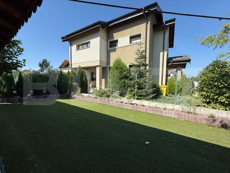 Casă individuală cu 4 camere cu Canalizare în Sud-Est