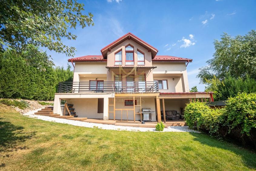 Casă individuală cu 4 camere cu Canalizare în Europa