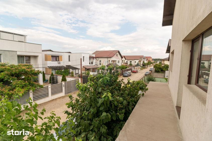 Casă cu 9 camere cu Teren 400 Mp în Central