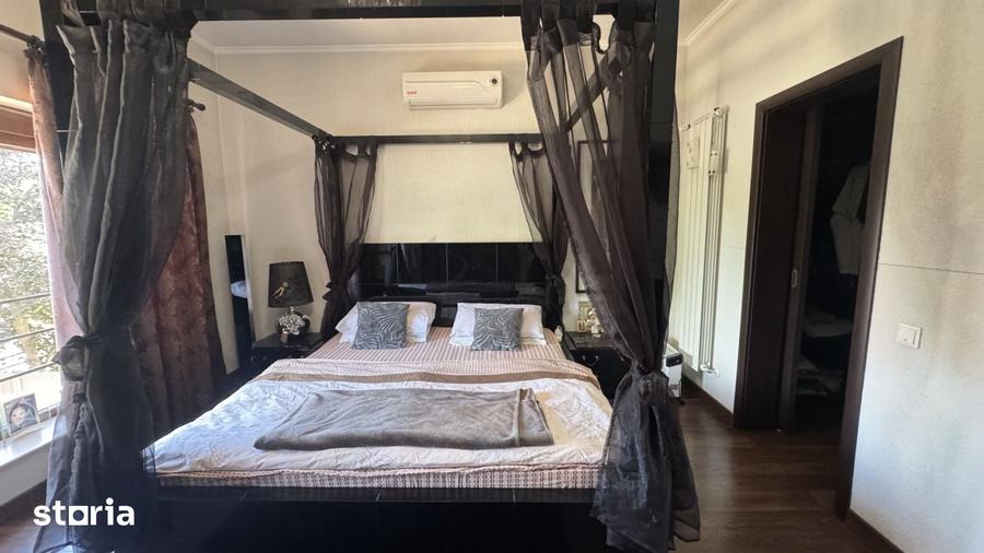 Casă cu 5 camere cu Teren 700 Mp în Crevedia