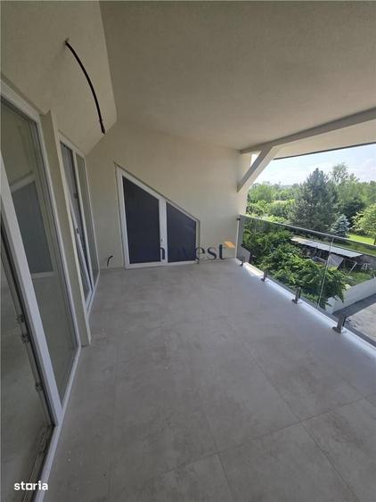 Apartament cu 3 camere decomandat în Titulescu