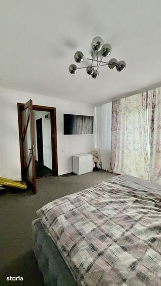Casă cu 6 camere cu Teren 2040 Mp în Mihăești