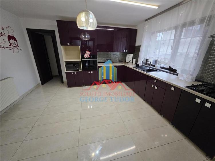 Casă individuală cu 6 camere cu Teren 300 Mp în Chiajna