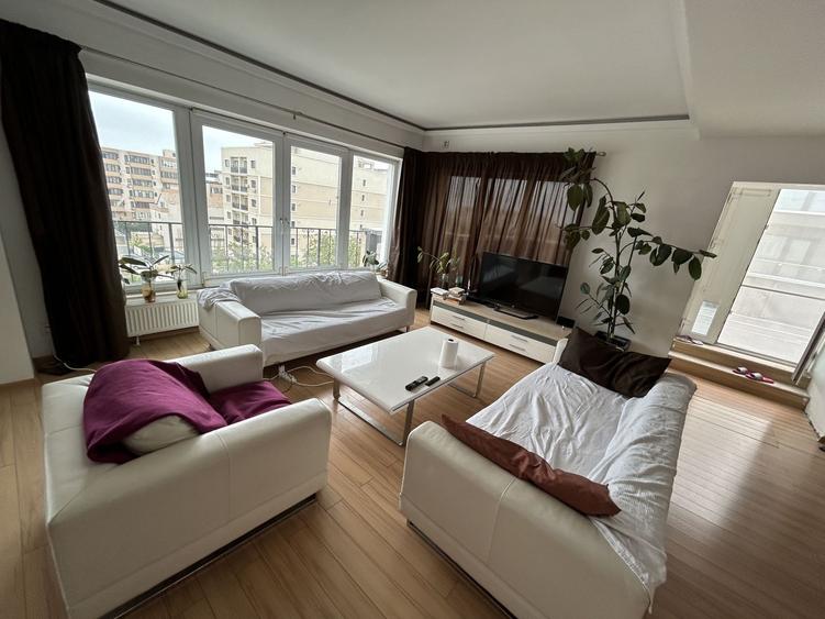 Apartament cu 3 camere decomandat, mobilat în Tomis Nord