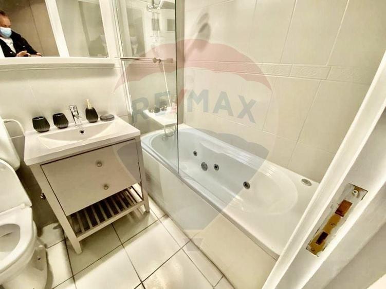 Apartament cu 2 camere decomandat, mobilat în Universitate