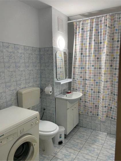 Apartament cu 3 camere decomandat în Telegrafului