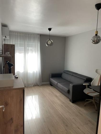 Apartament cu 2 camere decomandat în Politehnica