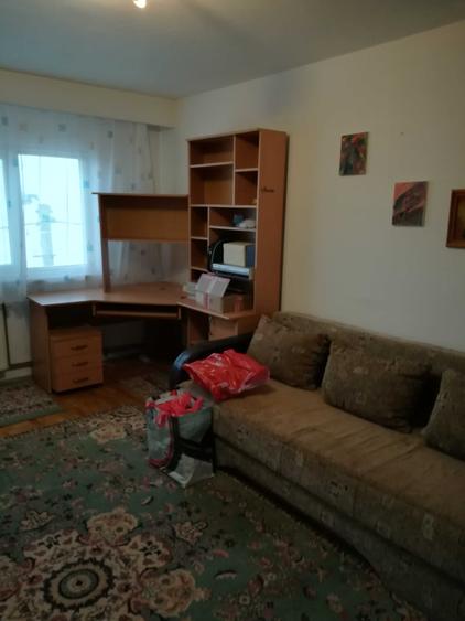 Apartament cu 2 camere decomandat în Liliacului
