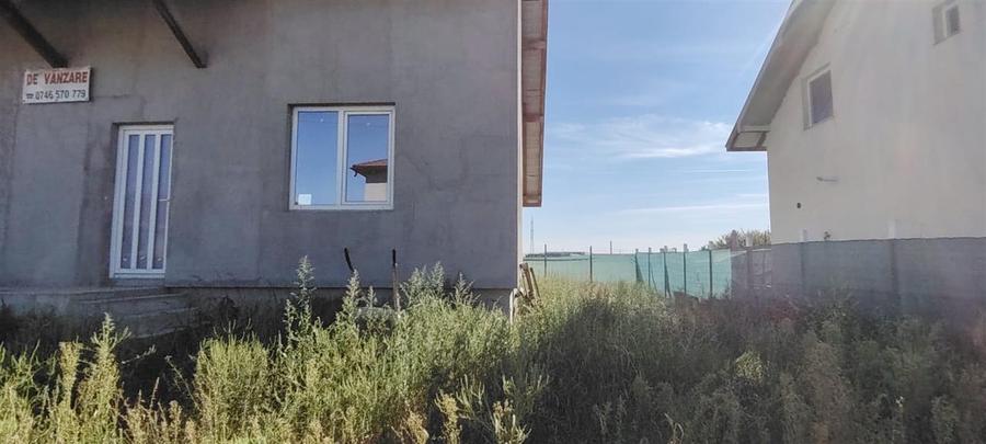 Casă cu 5 camere cu Teren 357 Mp în Episcopia Bihorului