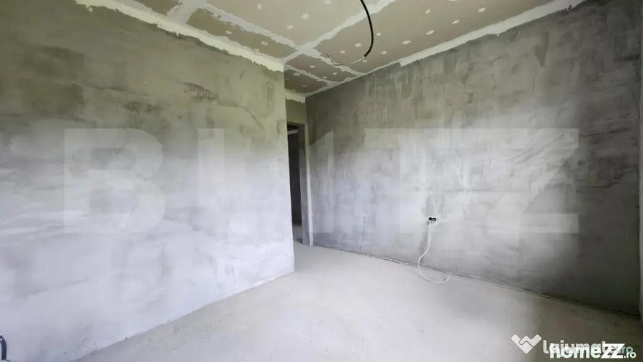 Casă cu 4 camere cu Teren 500 Mp în Nazna
