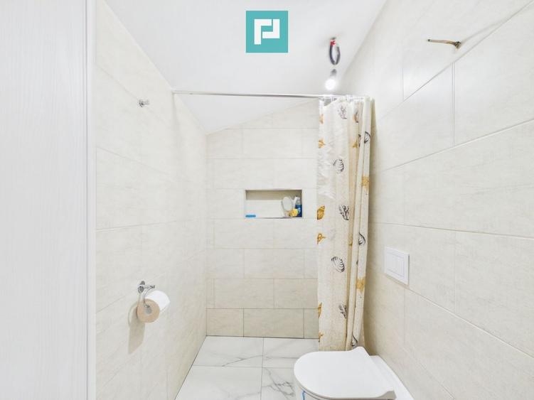 Casă individuală cu 6 camere cu Canalizare în Sântandrei