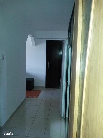 Garsonieră decomandată în Soarelui