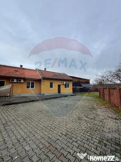 Casă cu 5 camere cu Teren 1363 Mp în Mărăști