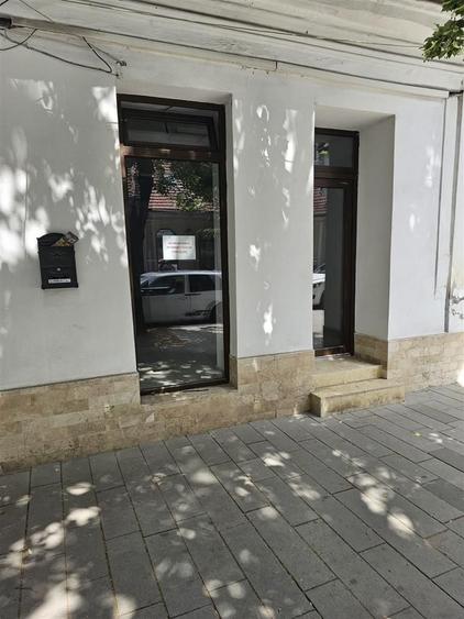 Spațiu comercial, de 50 mp, în Central