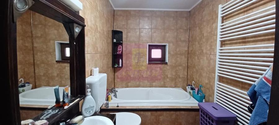 Sabareni, casa 2011, P+M 4 camere + dependin?e, curte 500 mp - 3