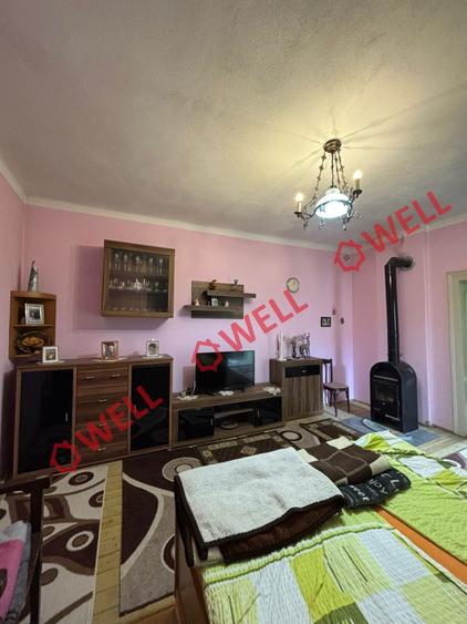 Casă cu 2 camere cu Teren 2819 Mp în Cața