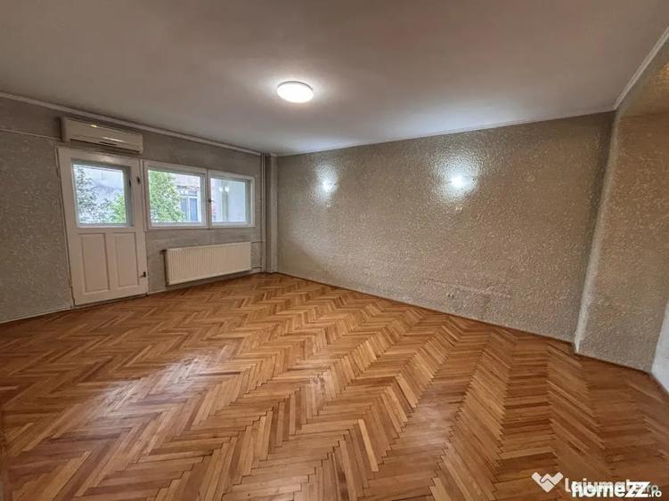 Casă cu 5 camere cu Teren 300 Mp în Calea Călărașilor