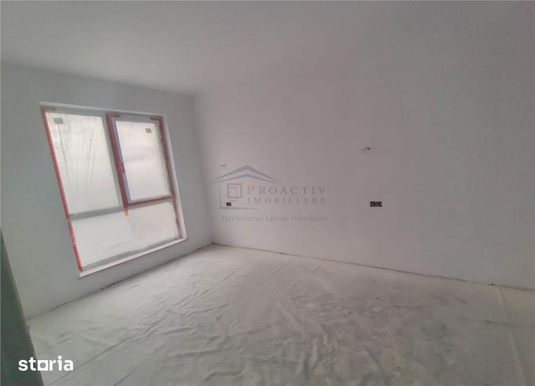 Apartament cu 3 camere decomandat în Șcheia