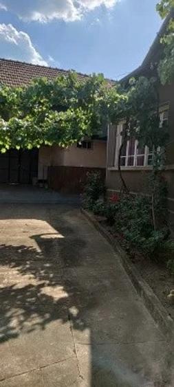 Casă cu 6 camere cu Canalizare în Lăpușnicu Mare