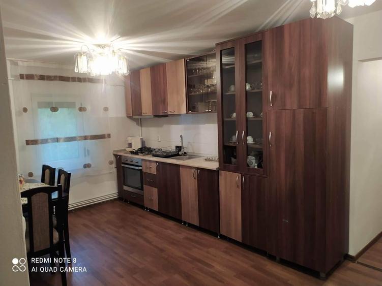 Apartament cu 3 camere decomandat, mobilat în Nord