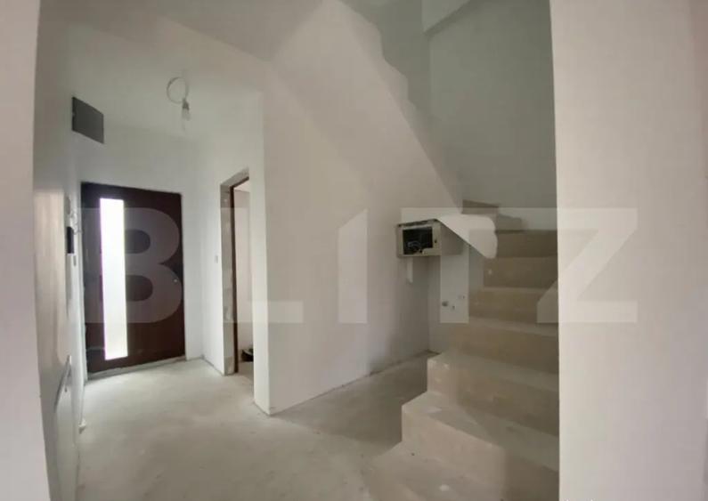 Casă cu 4 camere cu Teren 322 Mp în Moșnița Veche