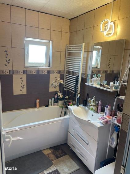 Apartament 4 camere, etaj 4, zona 1Mai - 5