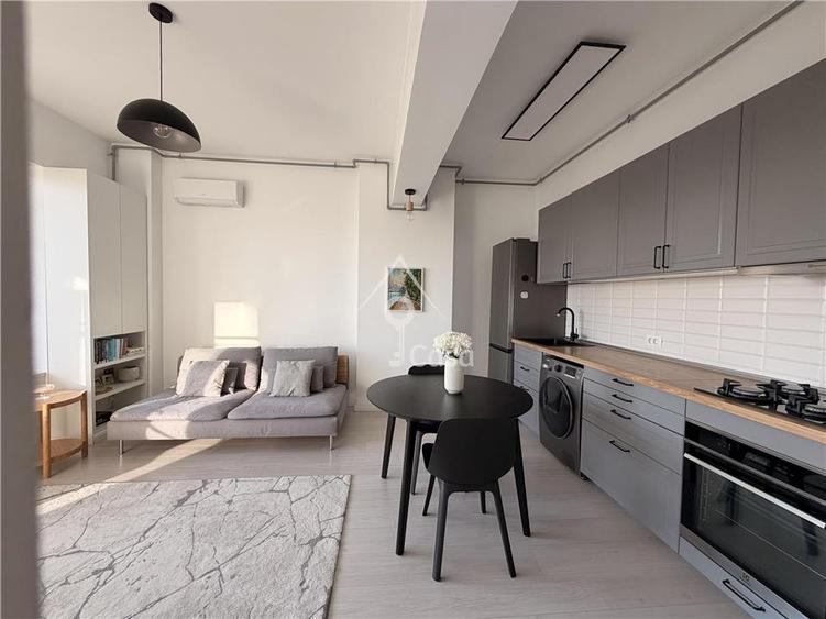 Apartament cu 2 camere decomandat în Sebastian