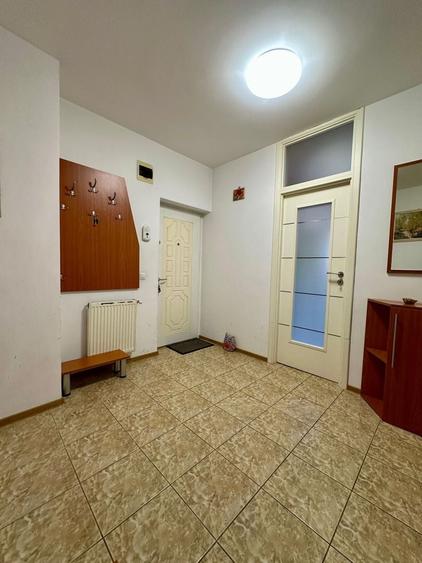 Apartament cu 2 camere semidecomandat, mobilat în Plopilor