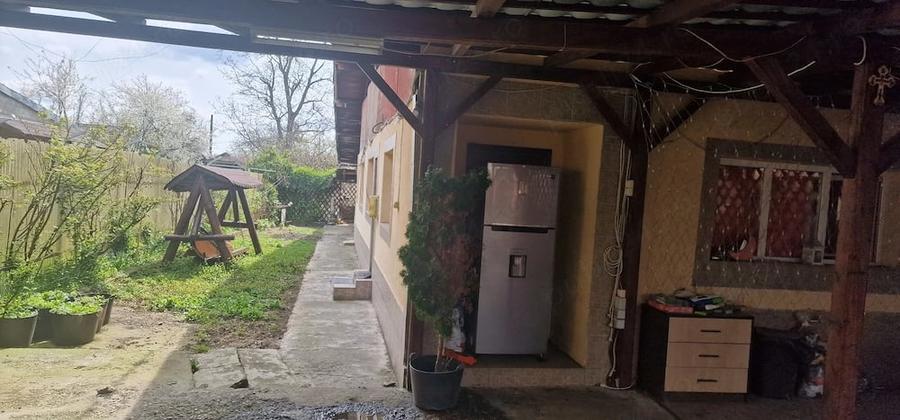 Casă cu 3 camere cu Teren 450 Mp în Bănești