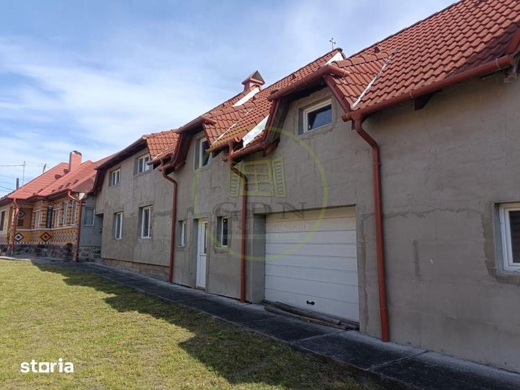 Casă cu 5 camere cu Teren 2286 Mp în Rușii-Munți
