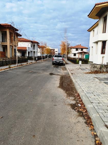 Casă individuală cu 4 camere cu Canalizare în Corbeanca