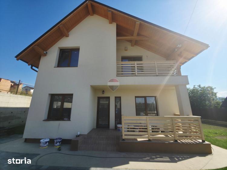 Casă cu 4 camere cu Teren 550 Mp în Calea Romanului