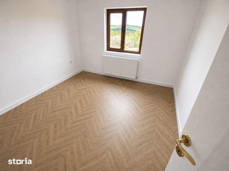 Casă cu 3 camere cu Teren 500 Mp în Păcurari