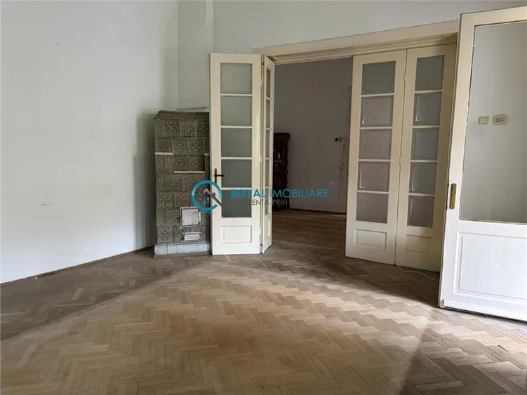 Casă individuală cu 5 camere cu Canalizare în Cantacuzino