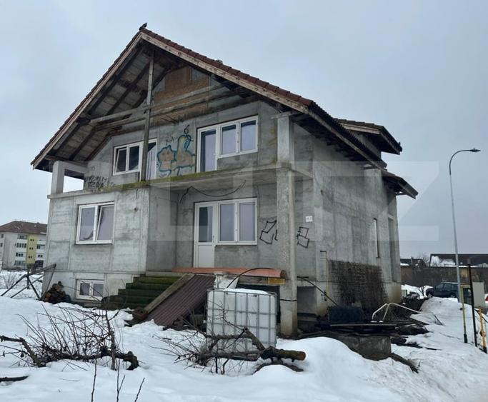 Casă individuală cu 9 camere cu Teren 1005 Mp în Ampoi 3