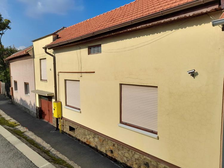 Casă cu 3 camere în Micălaca