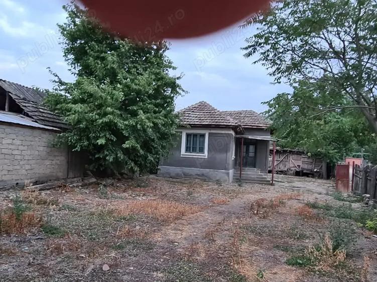 Casă cu 2 camere în Braniștea