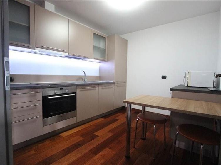 Apartament cu 2 camere decomandat, mobilat în Ultracentral