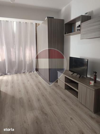 Apartament cu 2 camere semidecomandat în Baza 3