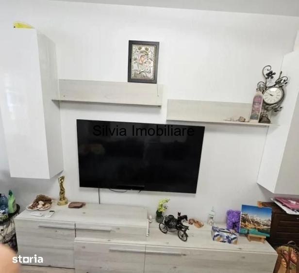 Apartament cu 3 camere decomandat în Smârdan