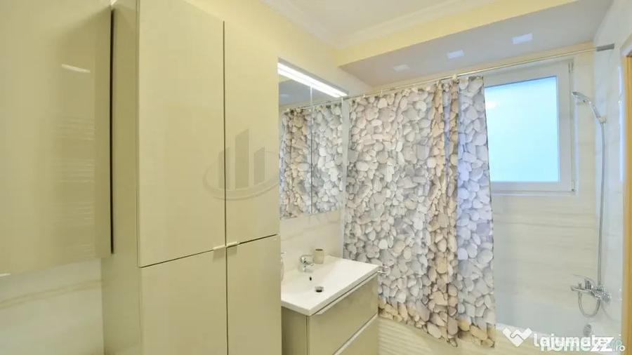 Apartament cu 4 camere decomandat în Lacul Tei