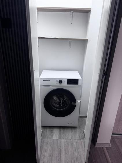 Apartament cu 3 camere semidecomandat, mobilat în Republicii
