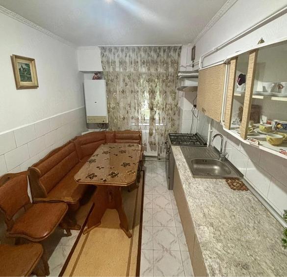 Apartament cu 2 camere decomandat în Traian