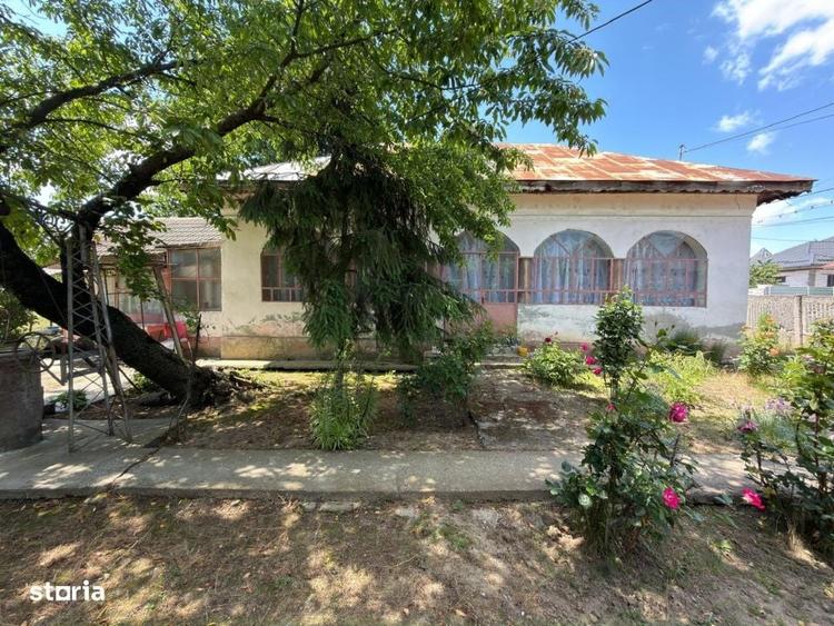 Casă cu 3 camere cu Teren 1110 Mp în Central