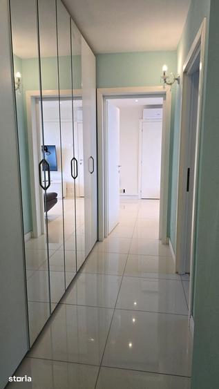 Apartament cu 3 camere semidecomandat, mobilat în Titan